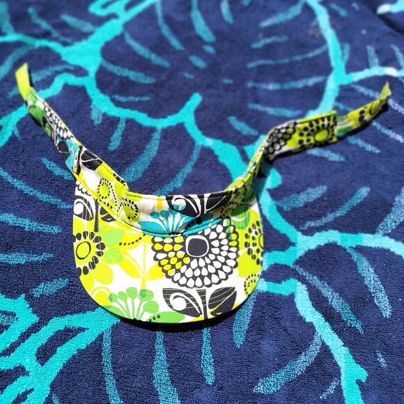 Vera Bradley Limited Edition Ladies Sun Visor - Retired Limes Up Pattern - Picture 4 of 7